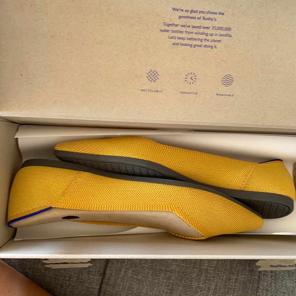 Rothys Marigold Flat 8.5 BNIB SOLD OUT